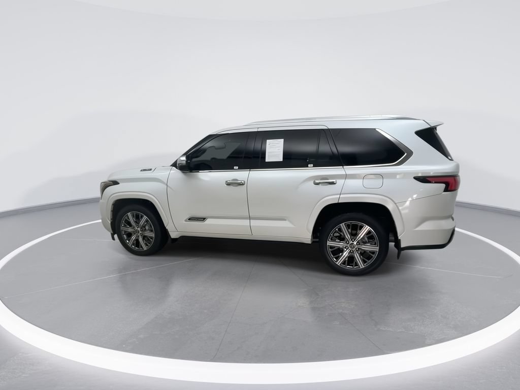 Used 2023 Toyota Sequoia Capstone AWD/4WD image 7