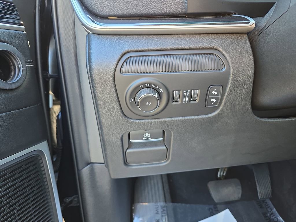 Used 2024 Jeep Wagoneer 4WD image 32