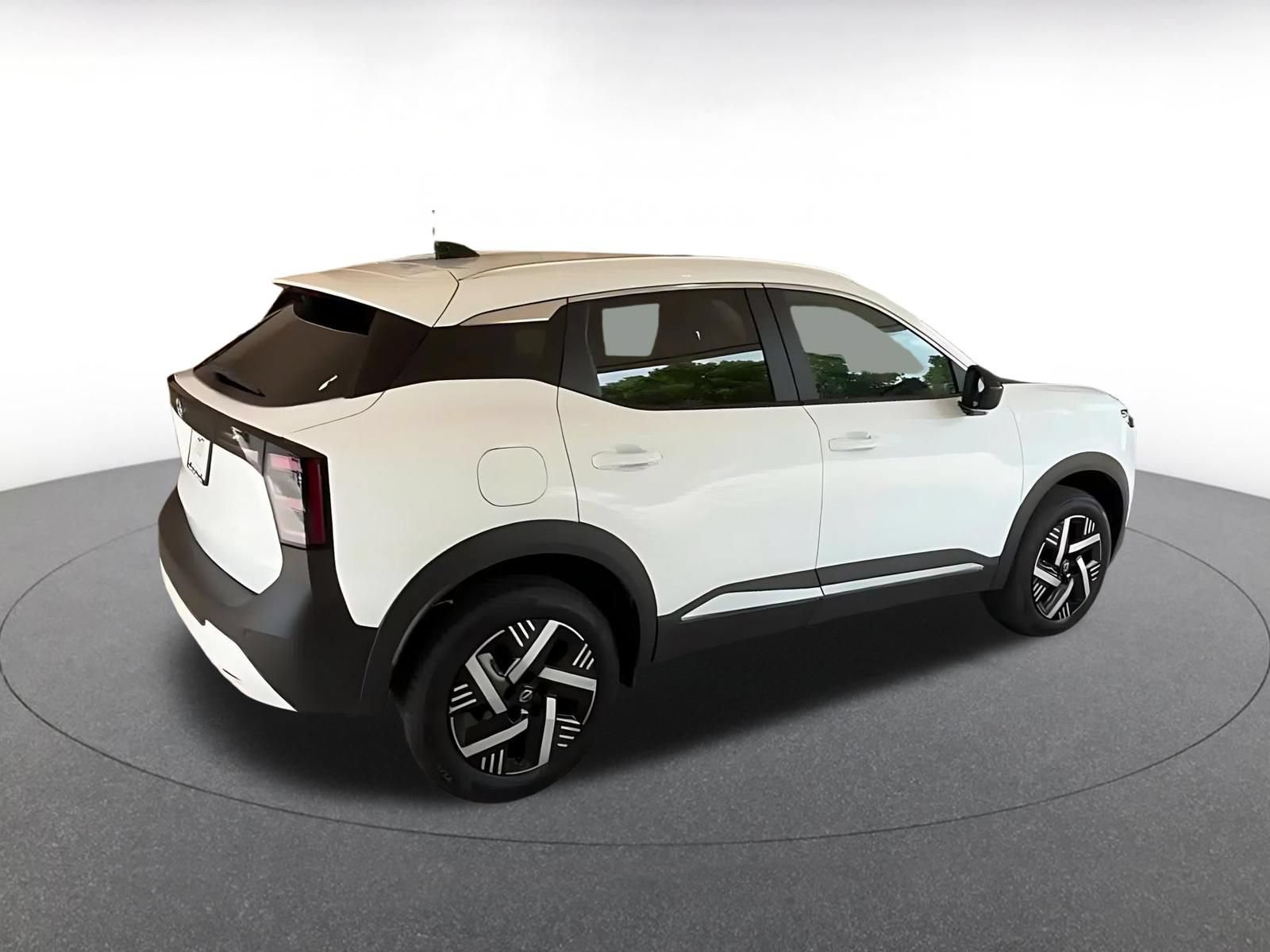Used 2026 Nissan Kicks SV w/ Cold Weather Package FWD image 12