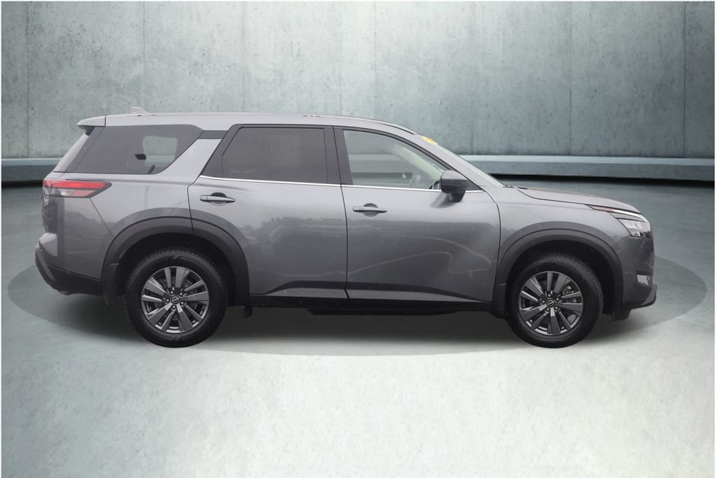 Used 2024 Nissan Pathfinder SV w/ Black Appearance Package AWD/4WD image 13
