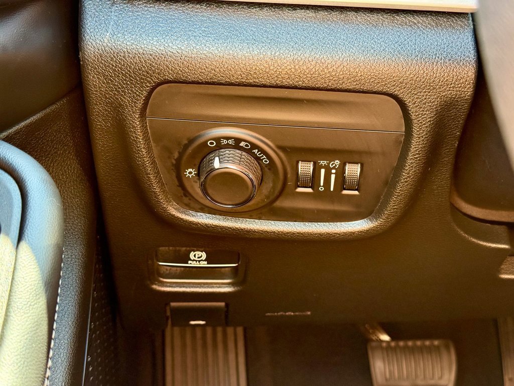 Used 2023 Jeep Grand Cherokee Altitude image 26
