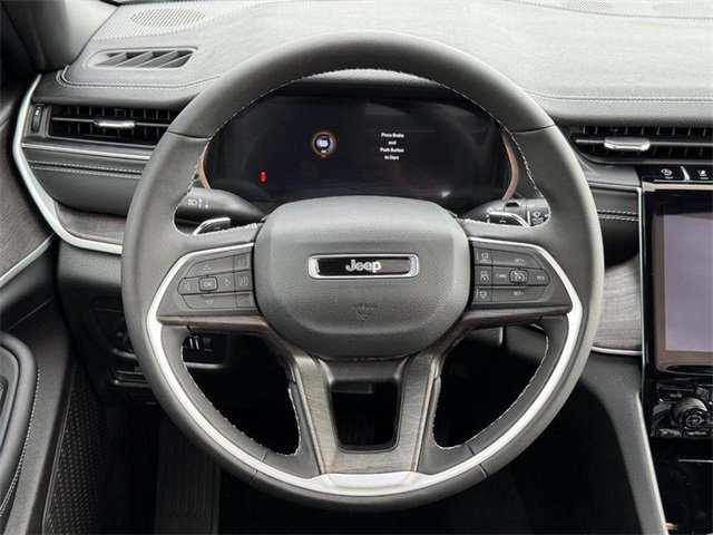 New 2025 Jeep Grand Cherokee Limited w/ Black Appearance Package image 16