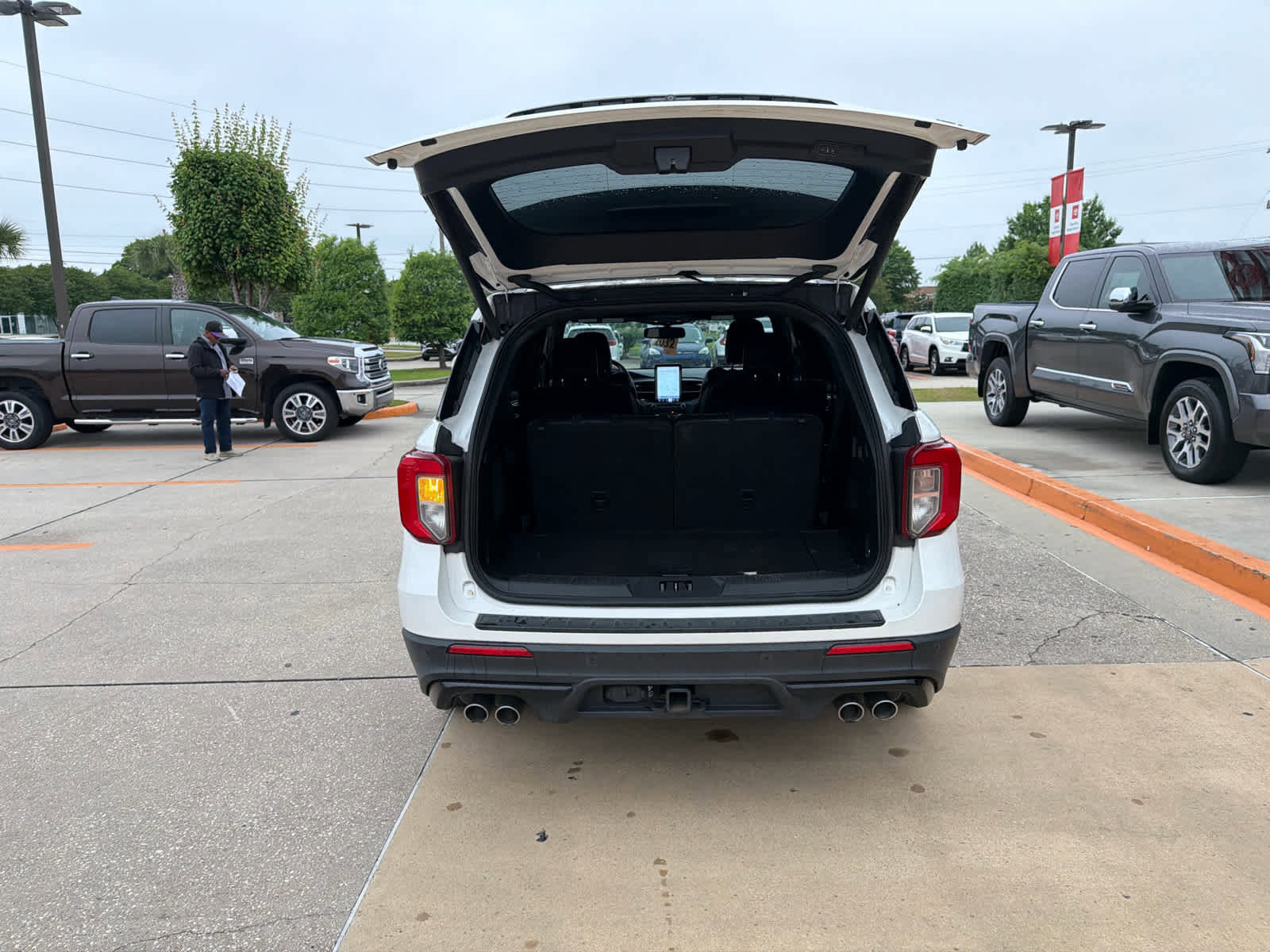 Used 2020 Ford Explorer ST w/ ST Street Pack AWD/4WD image 8