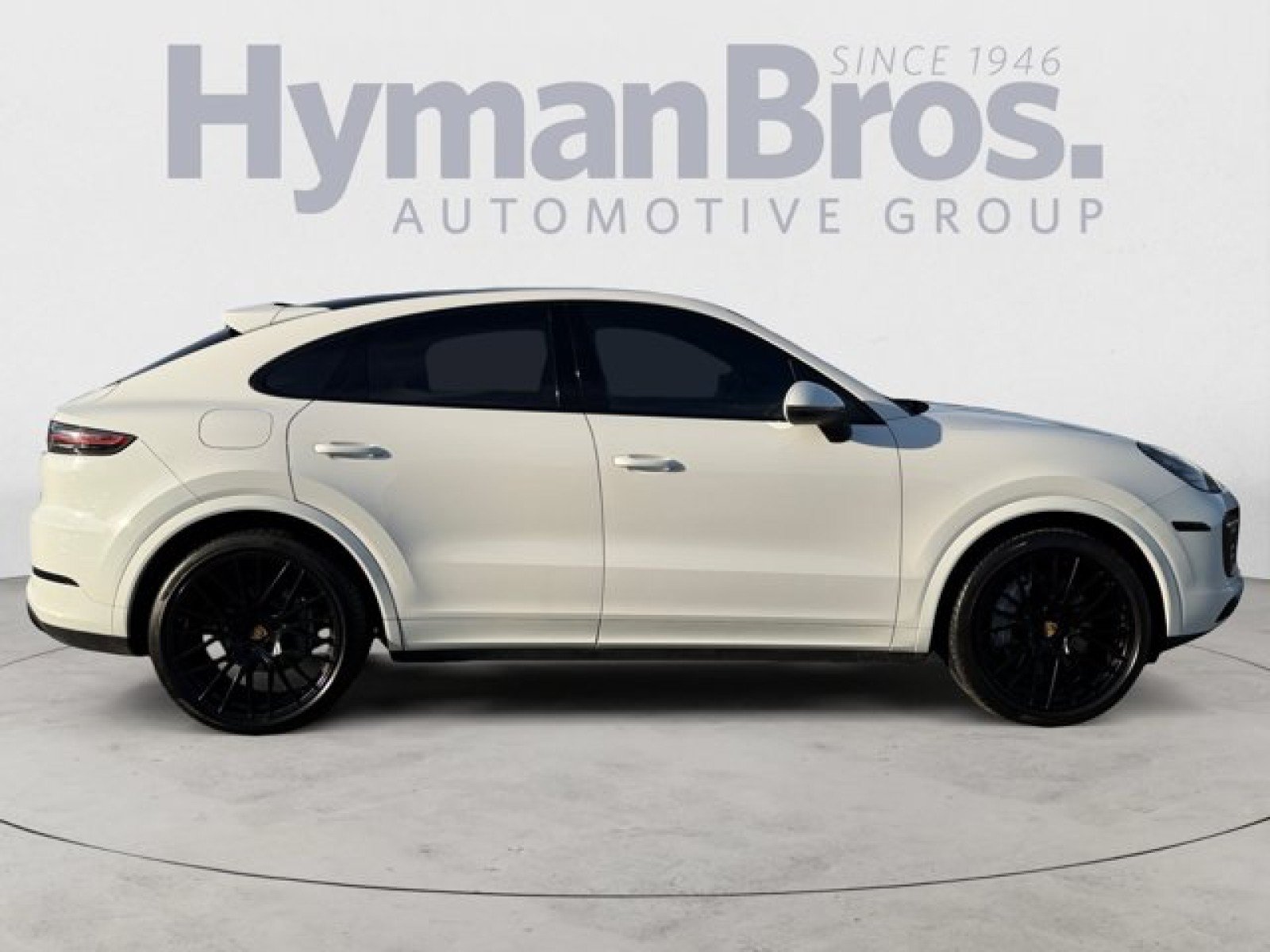 Used 2023 Porsche Cayenne Platinum Edition w/ Performance Package AWD/4WD image 2