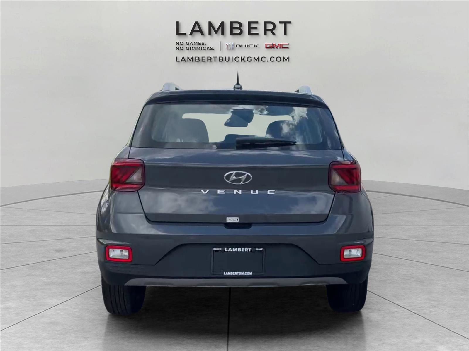 Used 2025 Hyundai Venue SEL FWD image 4