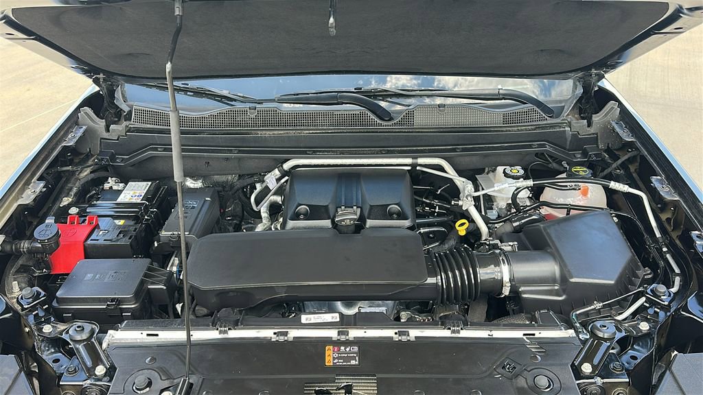 Used 2025 GMC Canyon AT4 image 3