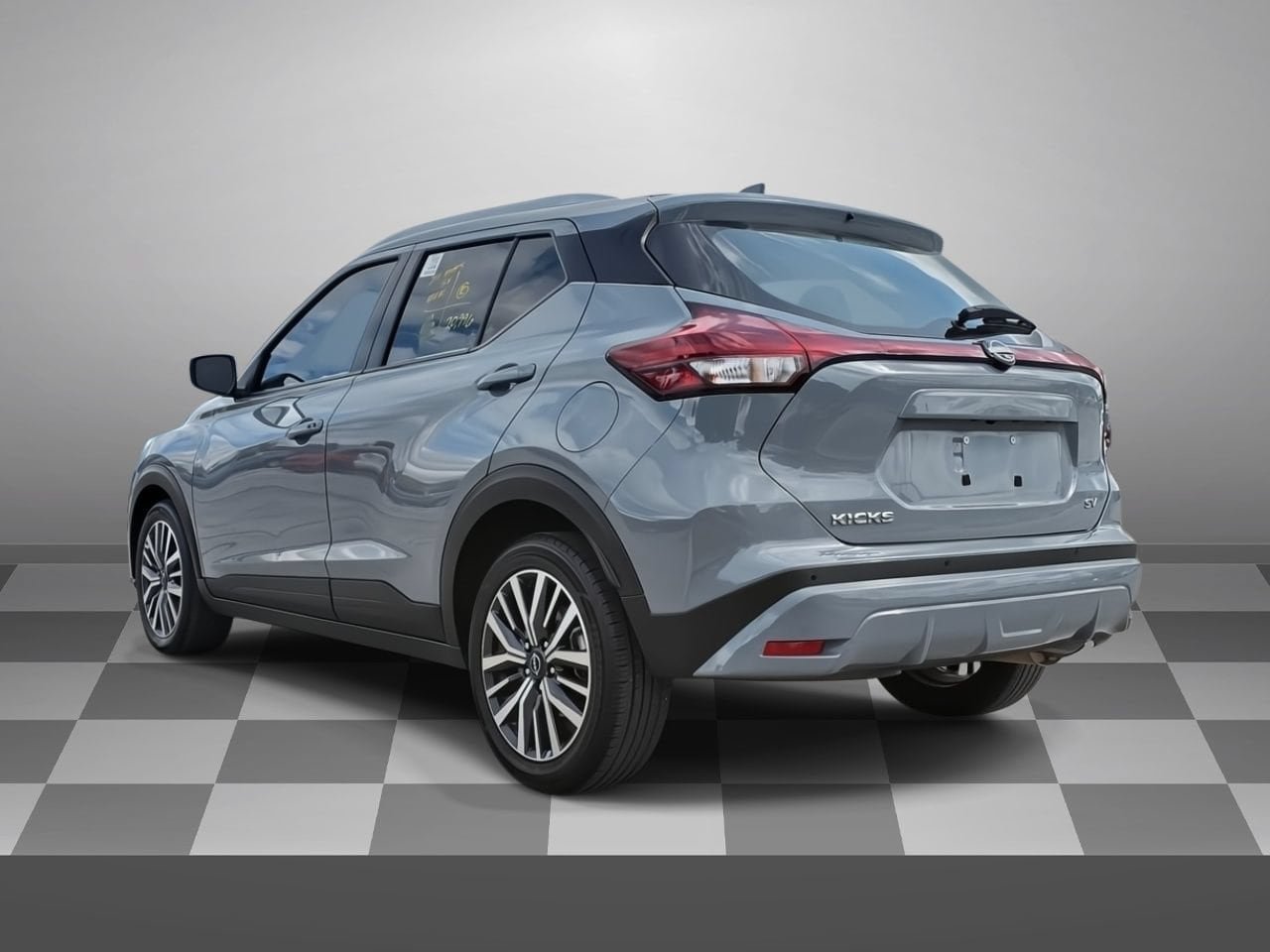 Used 2024 Nissan Kicks SV FWD image 4