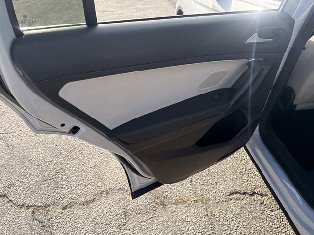Used 2019 Volkswagen Tiguan SE w/ Panoramic Sunroof Package image 16