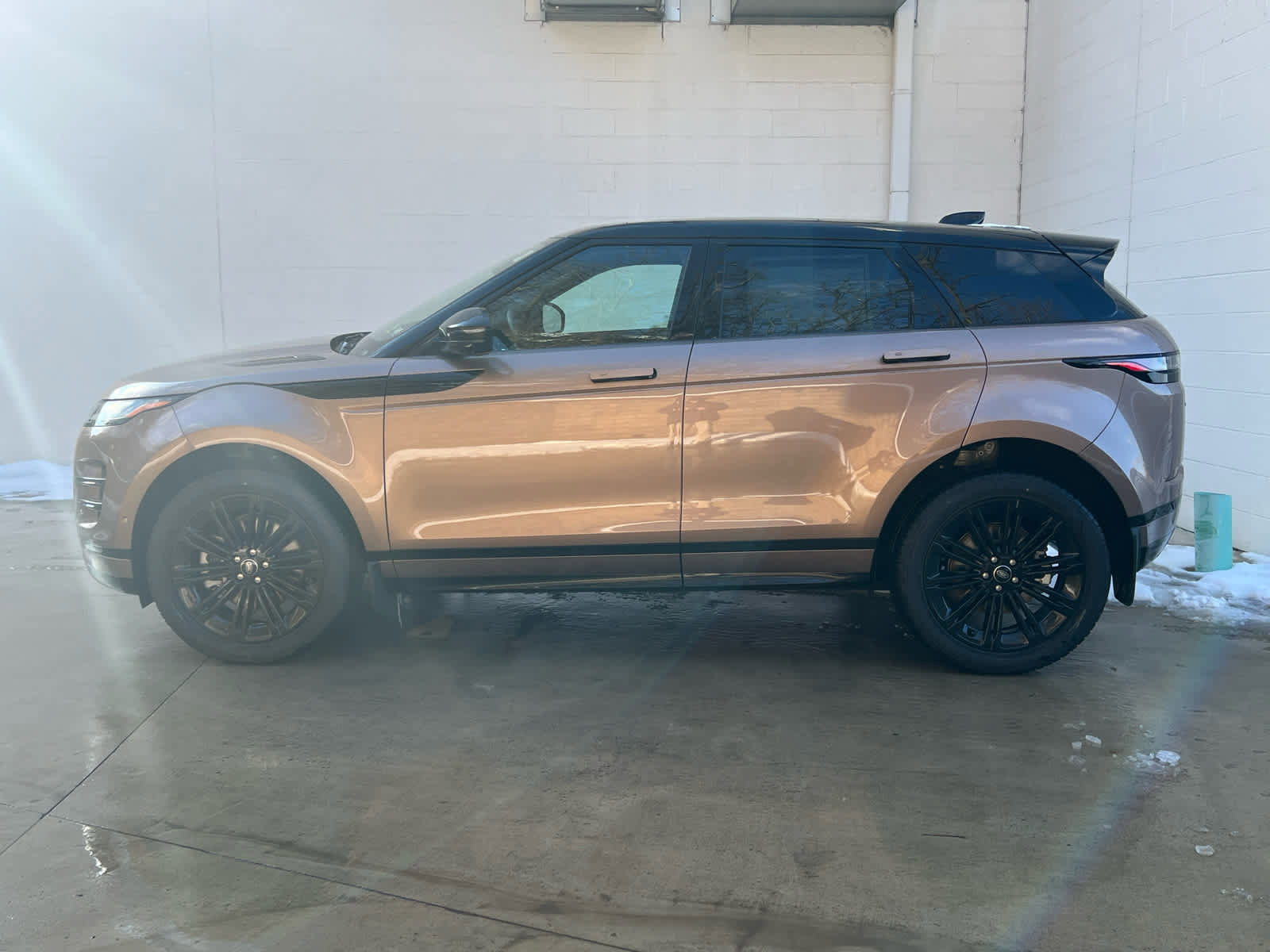 Used 2025 Land Rover Range Rover Evoque Dynamic SE image 5