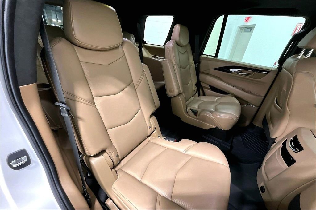 Used 2020 Cadillac Escalade Platinum image 27