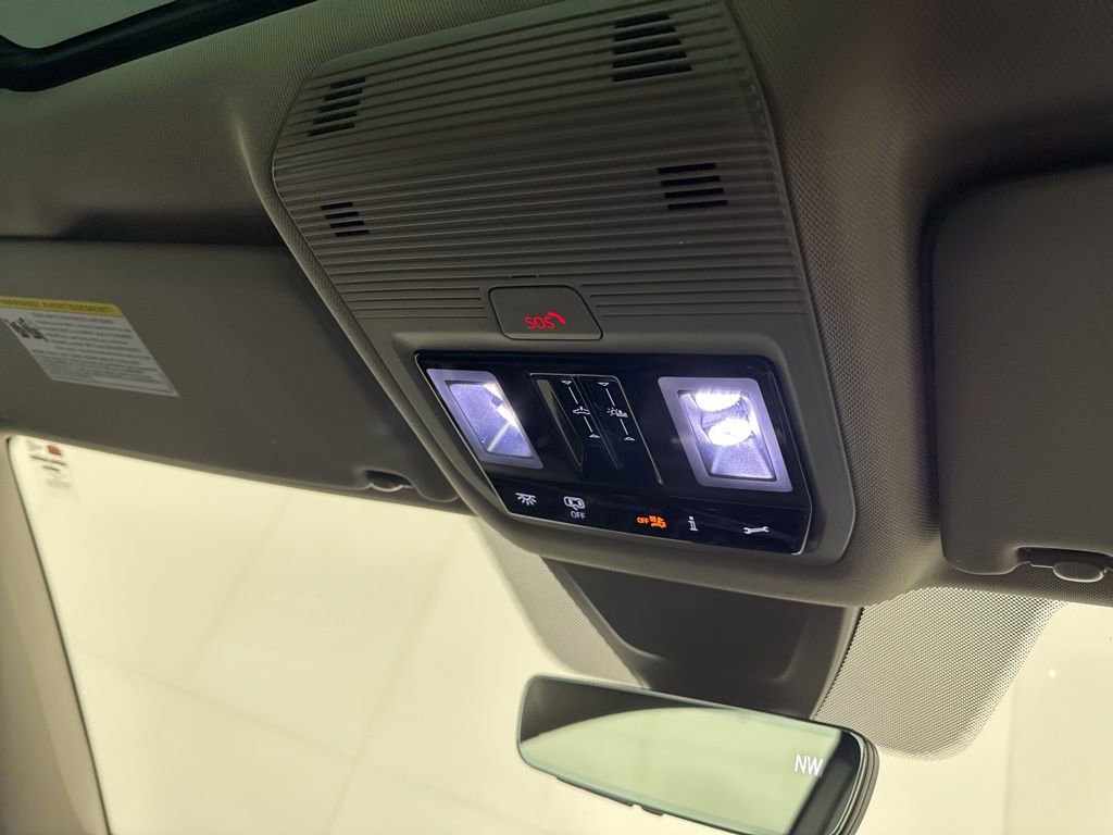 Used 2024 Volkswagen Atlas Peak Edition SEL image 11