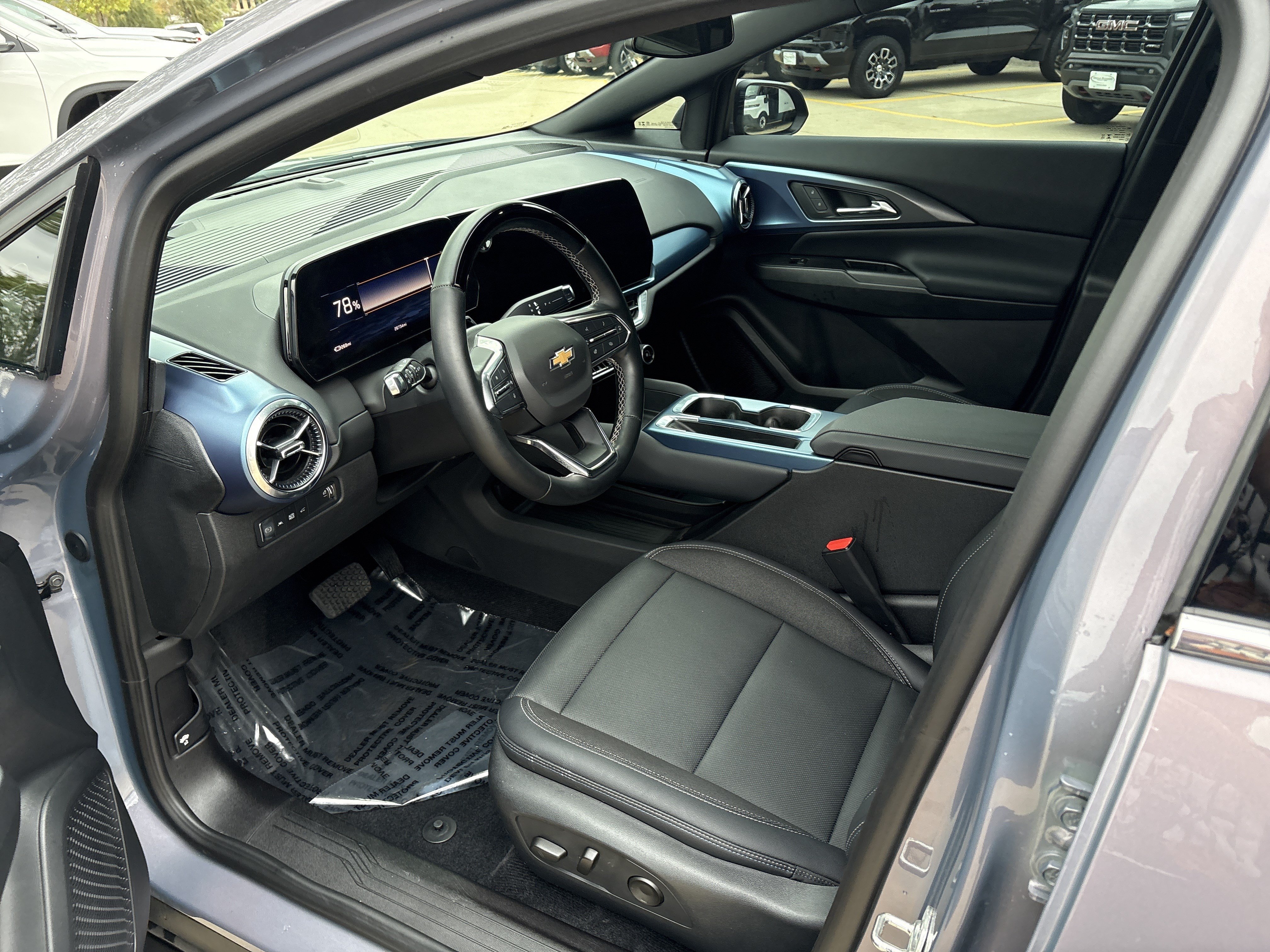Used 2024 Chevrolet Equinox EV LT w/ Active Safety Package 3 FWD image 12