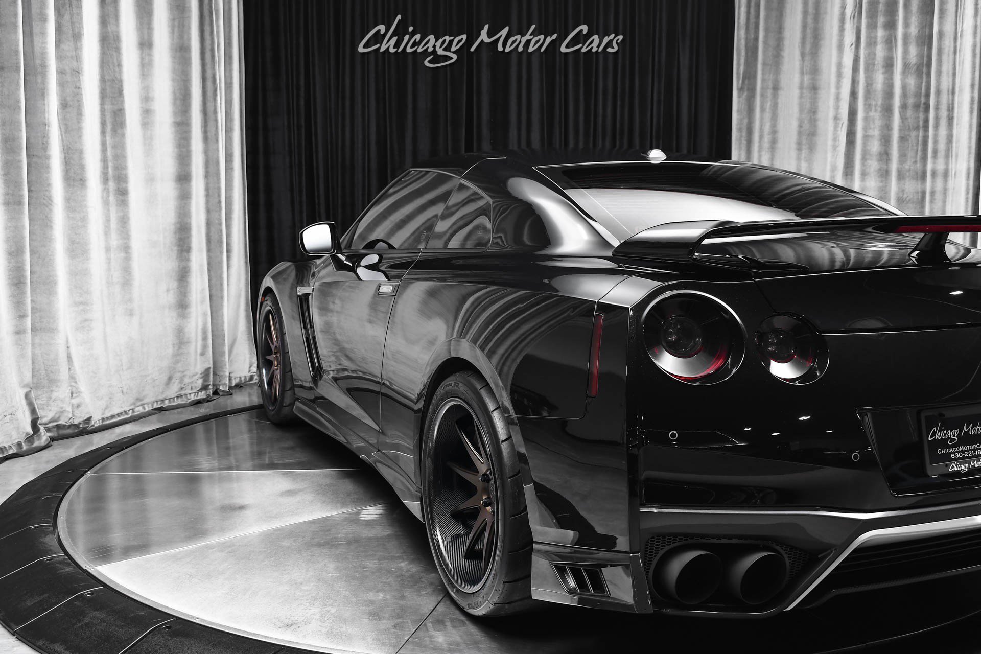 Used 2017 Nissan GT-R Premium w/ Premium Interior Package AWD/4WD image 31