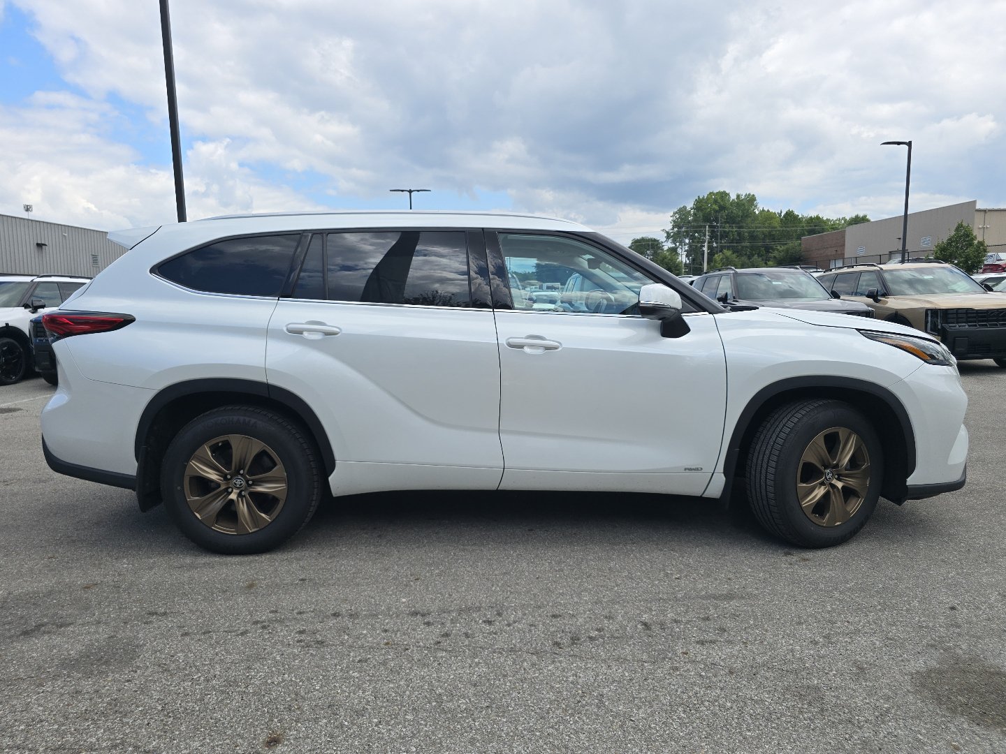 Used 2022 Toyota Highlander Bronze Edition AWD/4WD image 22