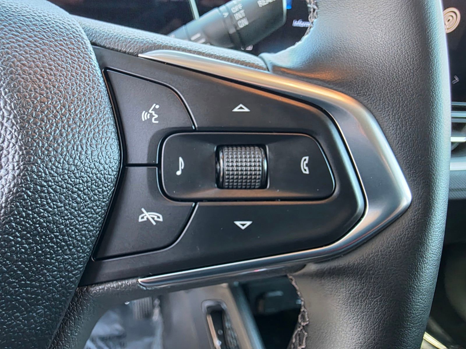 Used 2024 Chevrolet TrailBlazer LT w/ Convenience Package image 33