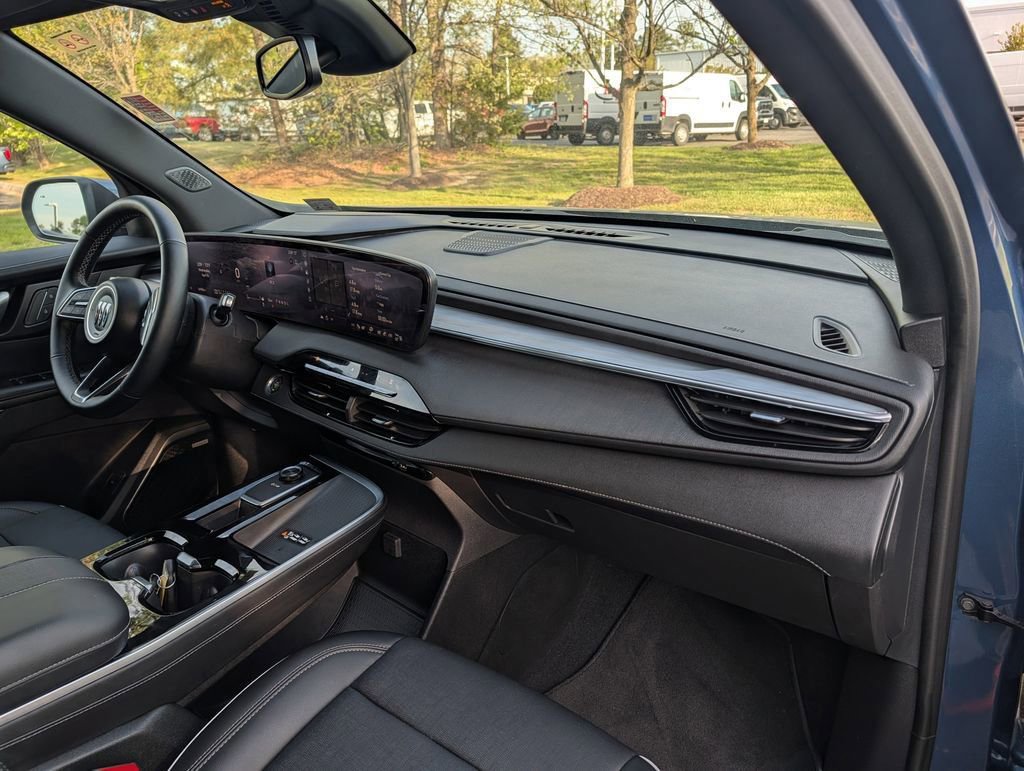 Used 2025 Buick Enclave Preferred image 22