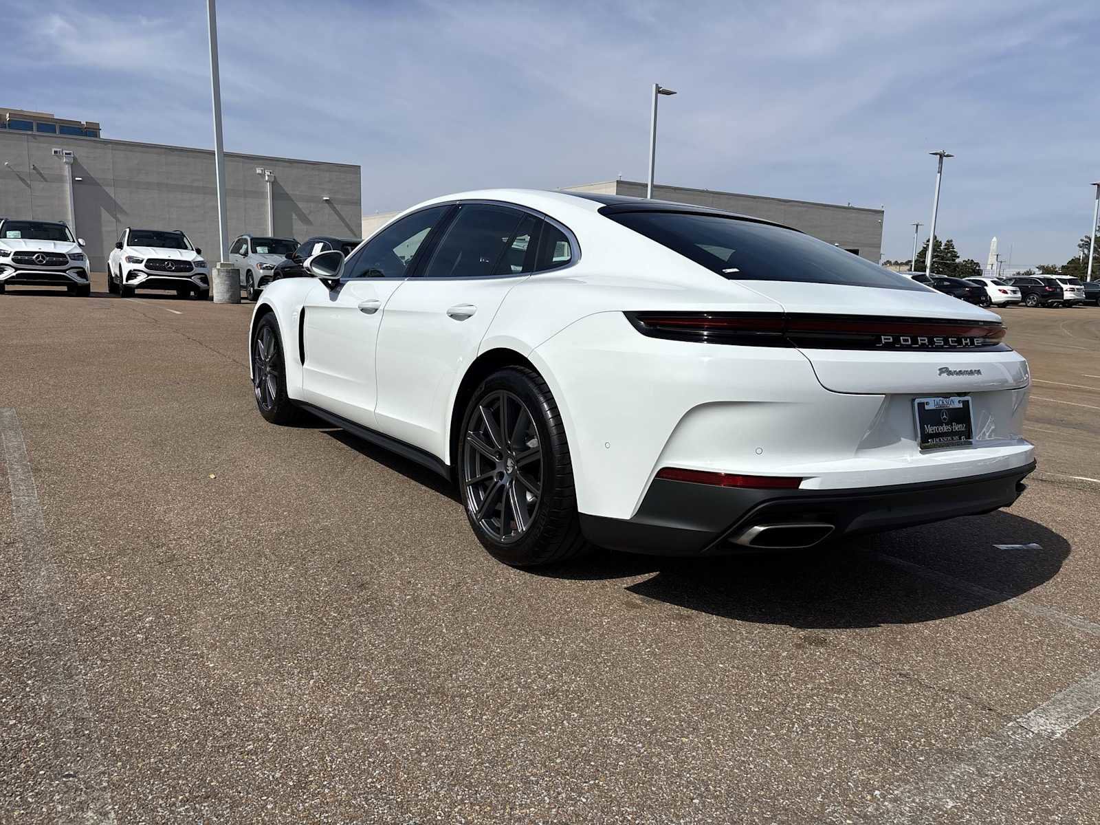 Used 2025 Porsche Panamera image 8