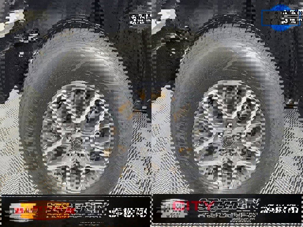 Used 2024 Jeep Wrangler Sahara image 9