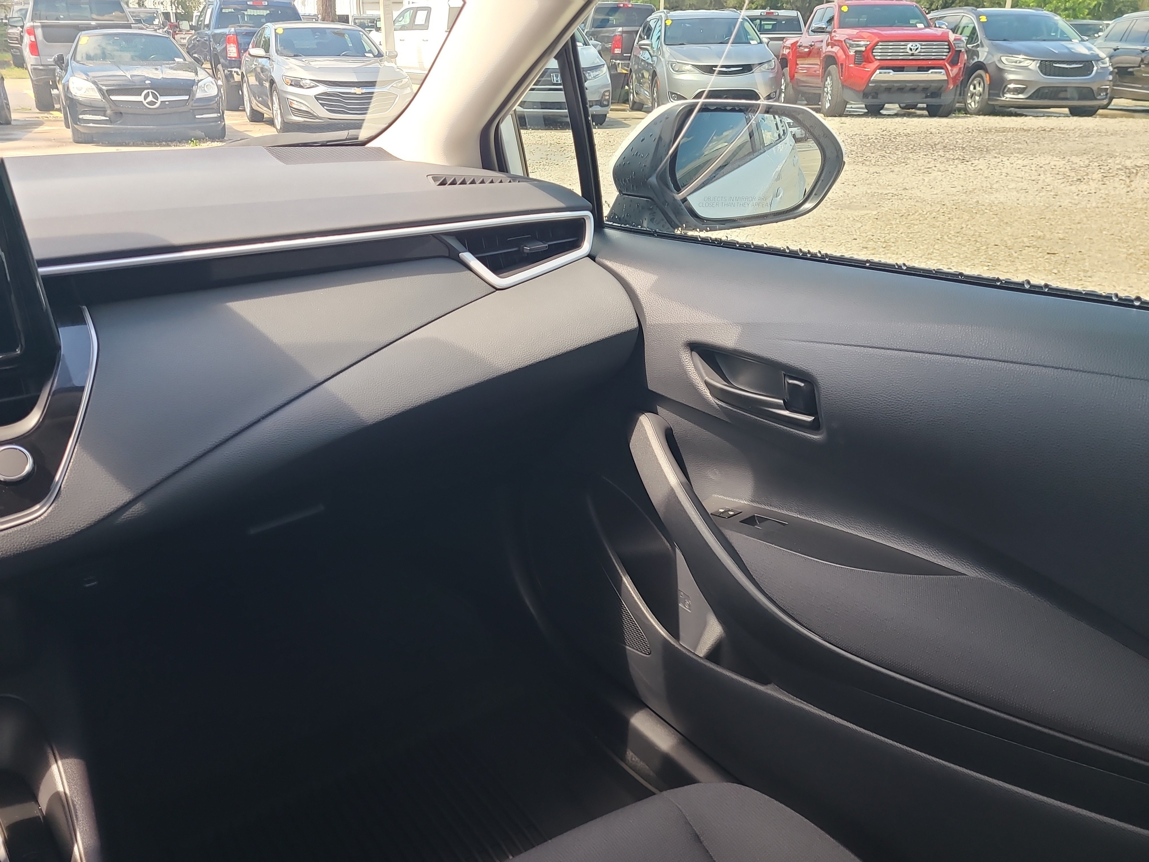 Used 2025 Toyota Corolla LE FWD image 16