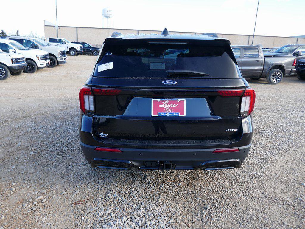 New 2026 Ford Explorer ST-Line w/ ST-Line Street Pack AWD/4WD image 5