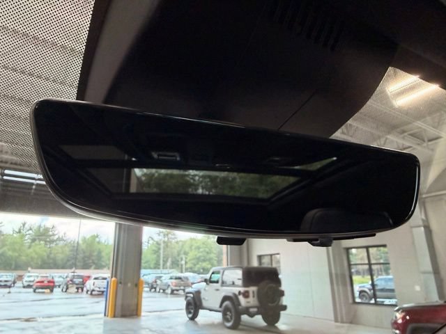 Used 2025 GMC Yukon Denali w/ Denali Reserve Package AWD/4WD image 49