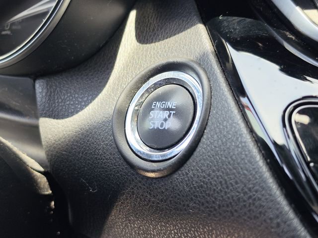 Used 2020 Toyota C-HR XLE FWD image 30
