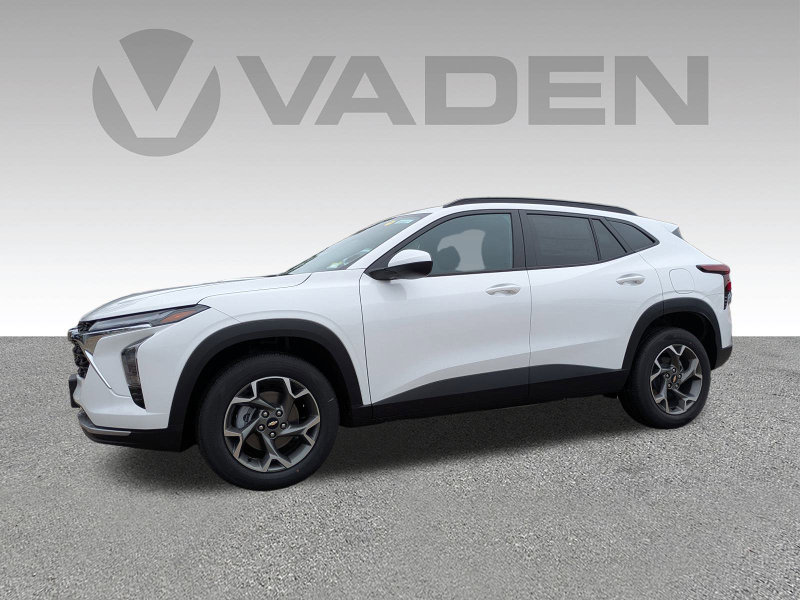 New 2025 Chevrolet Trax LT w/ Driver Confidence Package FWD image 2