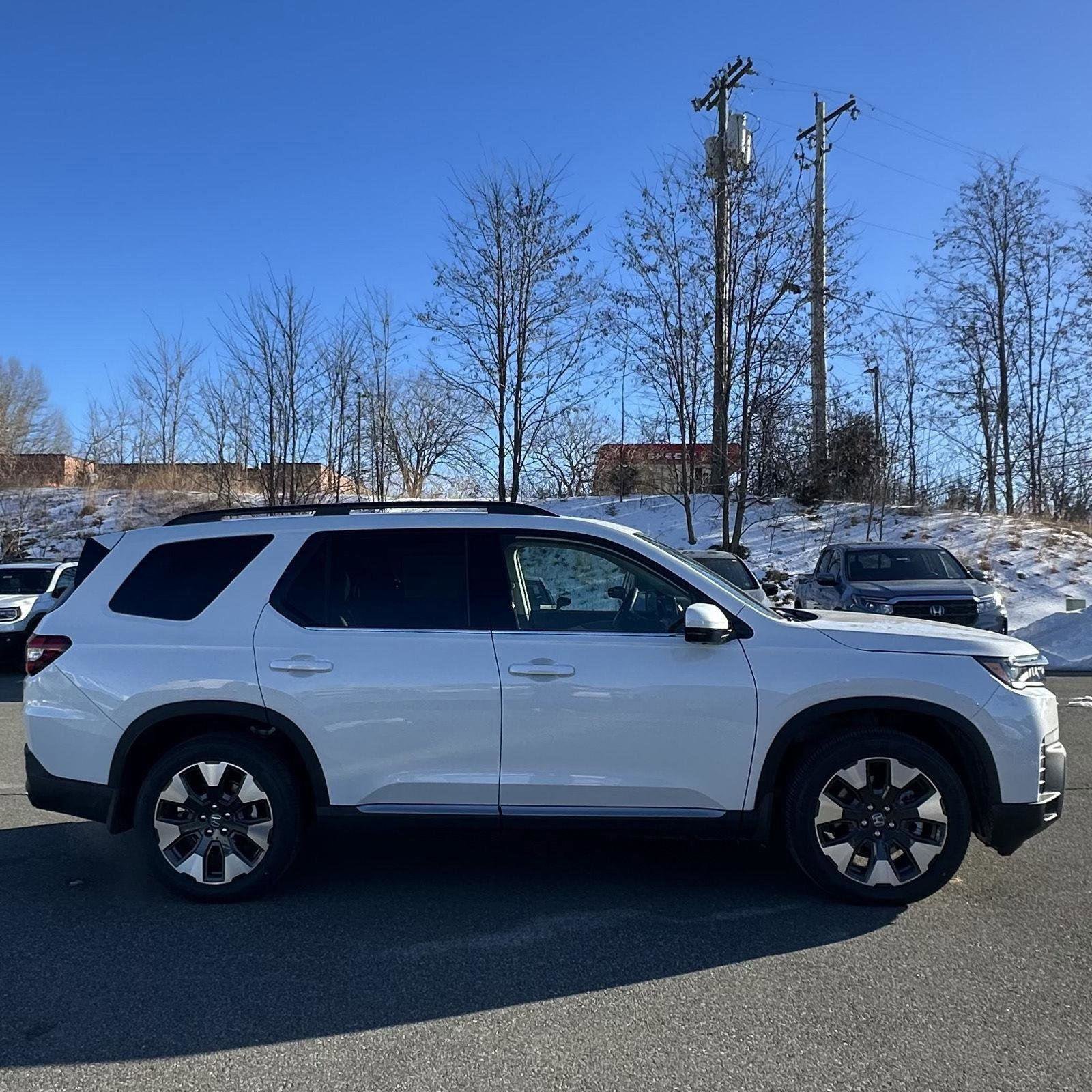 New 2026 Honda Pilot Touring image 6