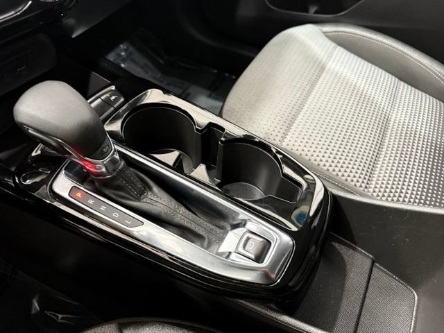 Used 2025 Chevrolet Trax LT FWD image 38