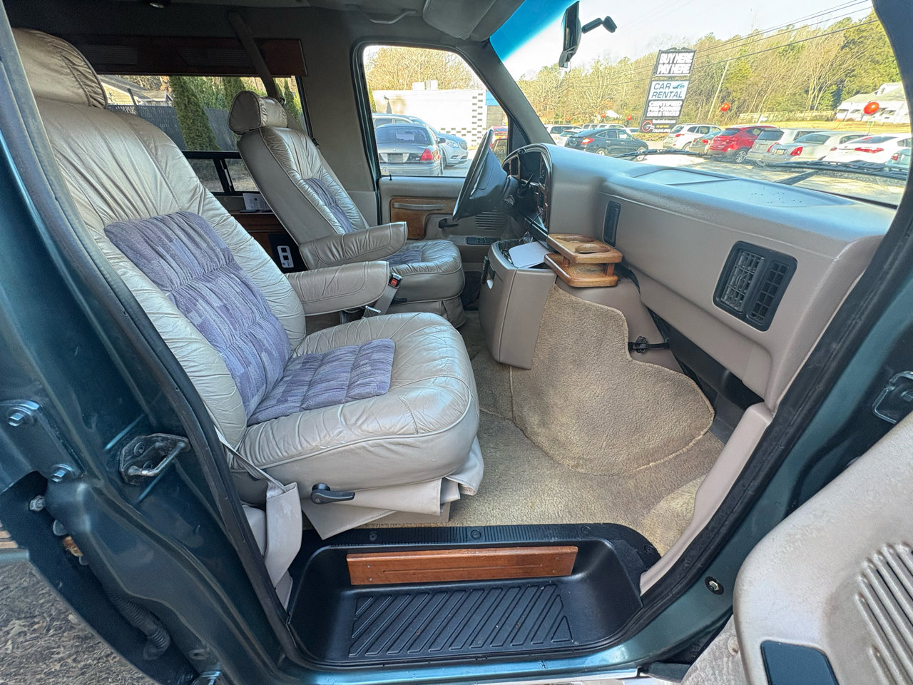 Used 1995 Ford E-150 and Econoline 150 image 8