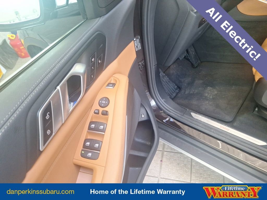 Used 2023 BMW X5 xDrive45e image 7