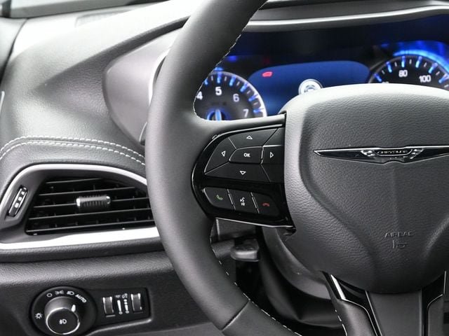 New 2026 Chrysler Pacifica Select w/ S Appearance Package AWD/4WD image 28
