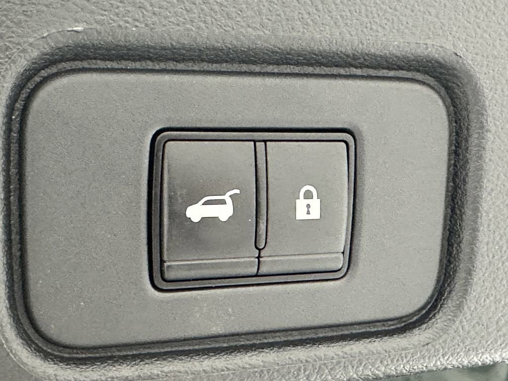 Used 2023 Nissan Pathfinder Platinum image 22