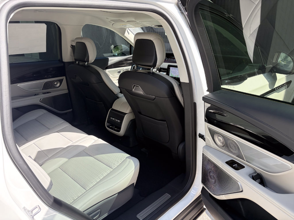 New 2026 Lincoln Nautilus Reserve AWD/4WD image 22