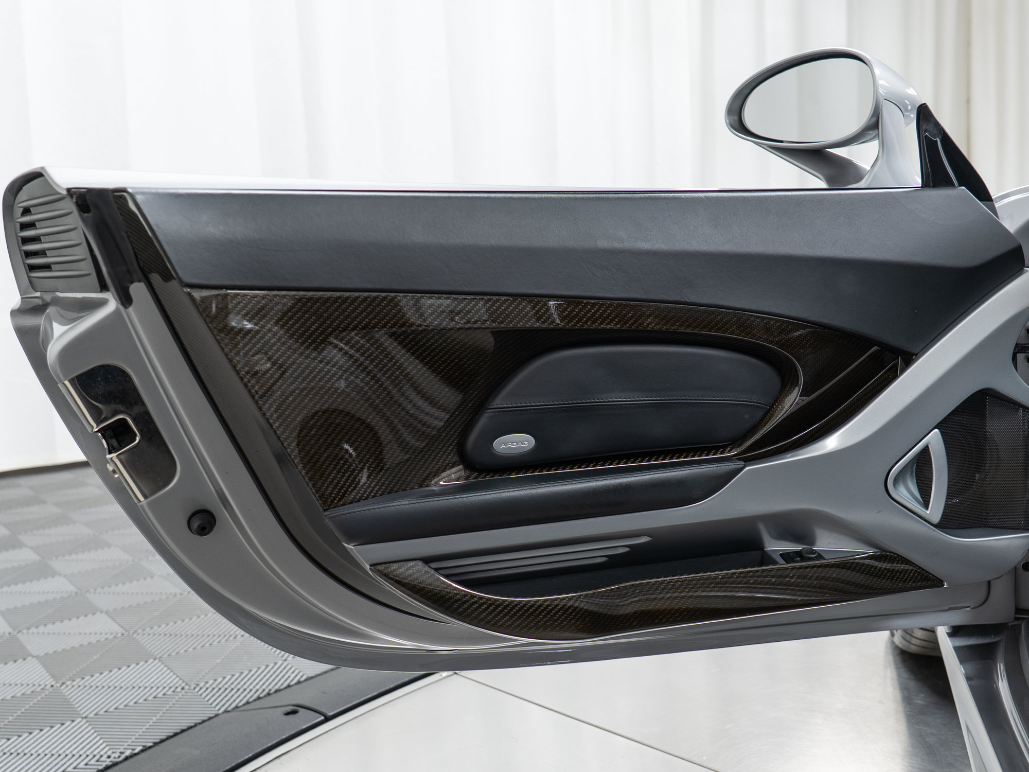 Used 2005 Porsche Carrera GT RWD image 20