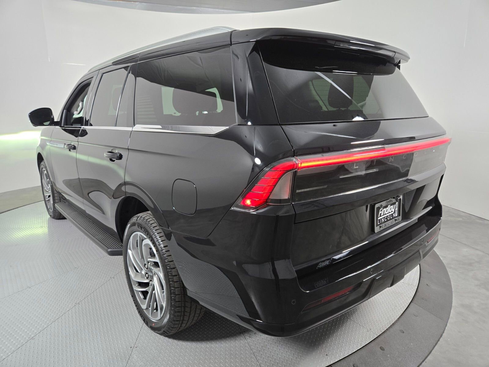 New 2026 Lincoln Navigator Premiere image 7