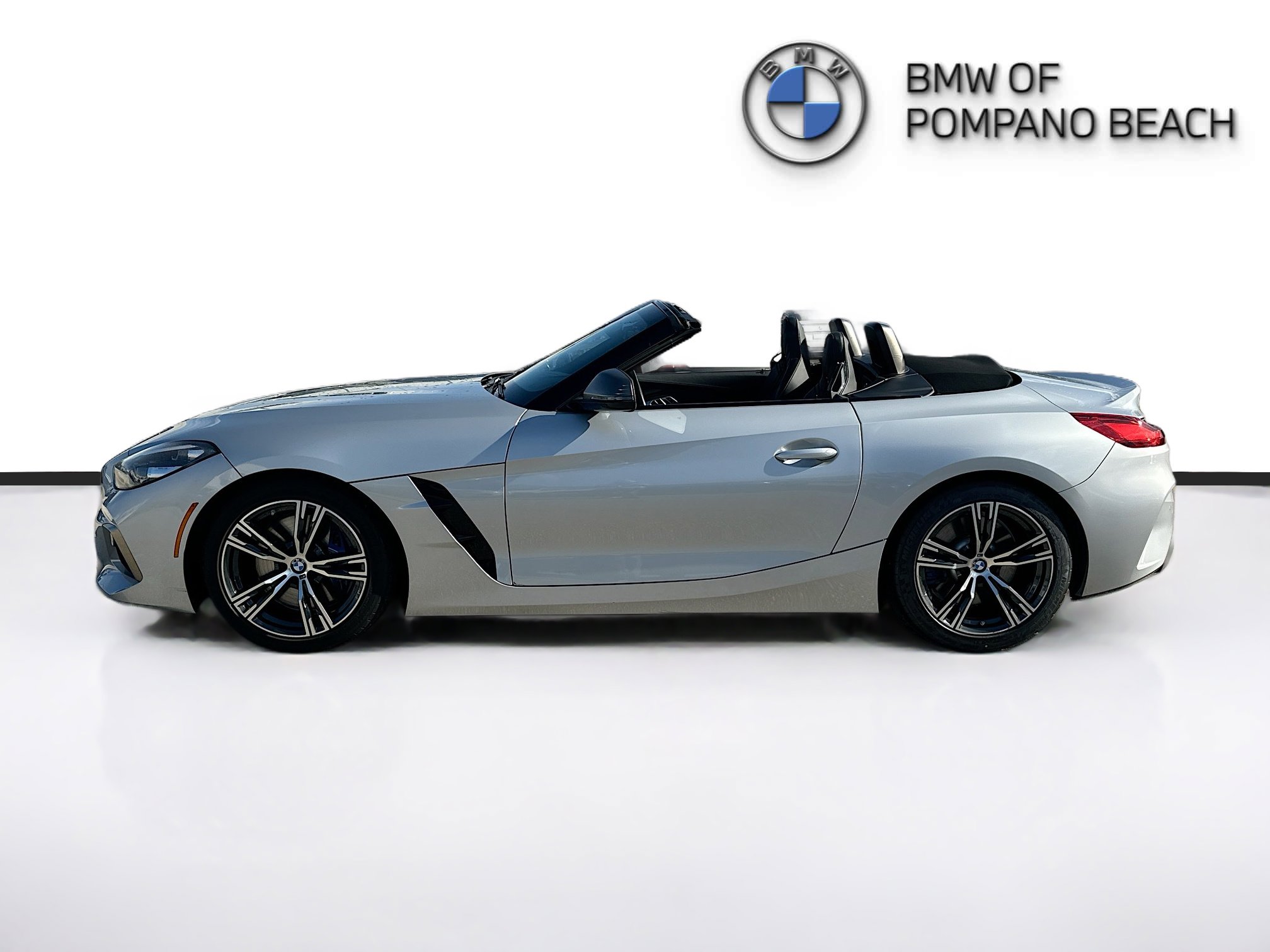Used 2020 BMW Z4 M40i w/ Driving Assistance Package image 4