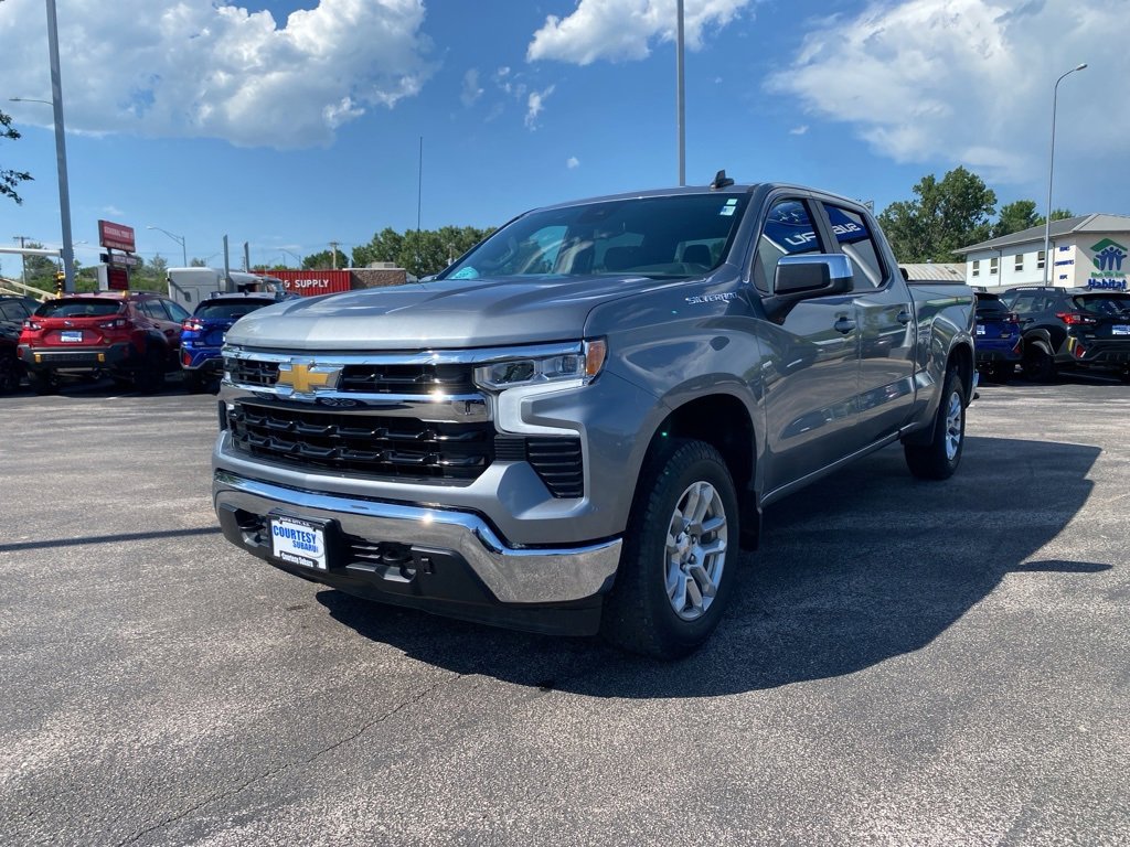 Used 2023 Chevrolet Silverado 1500 LT image 3