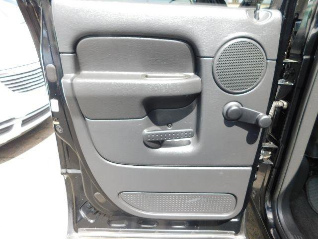 Used 2004 Dodge Ram 1500 Truck ST image 12