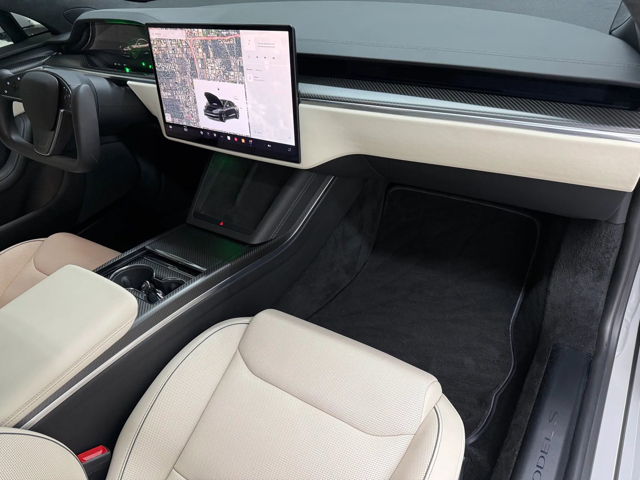 Used 2022 Tesla Model S Plaid image 9