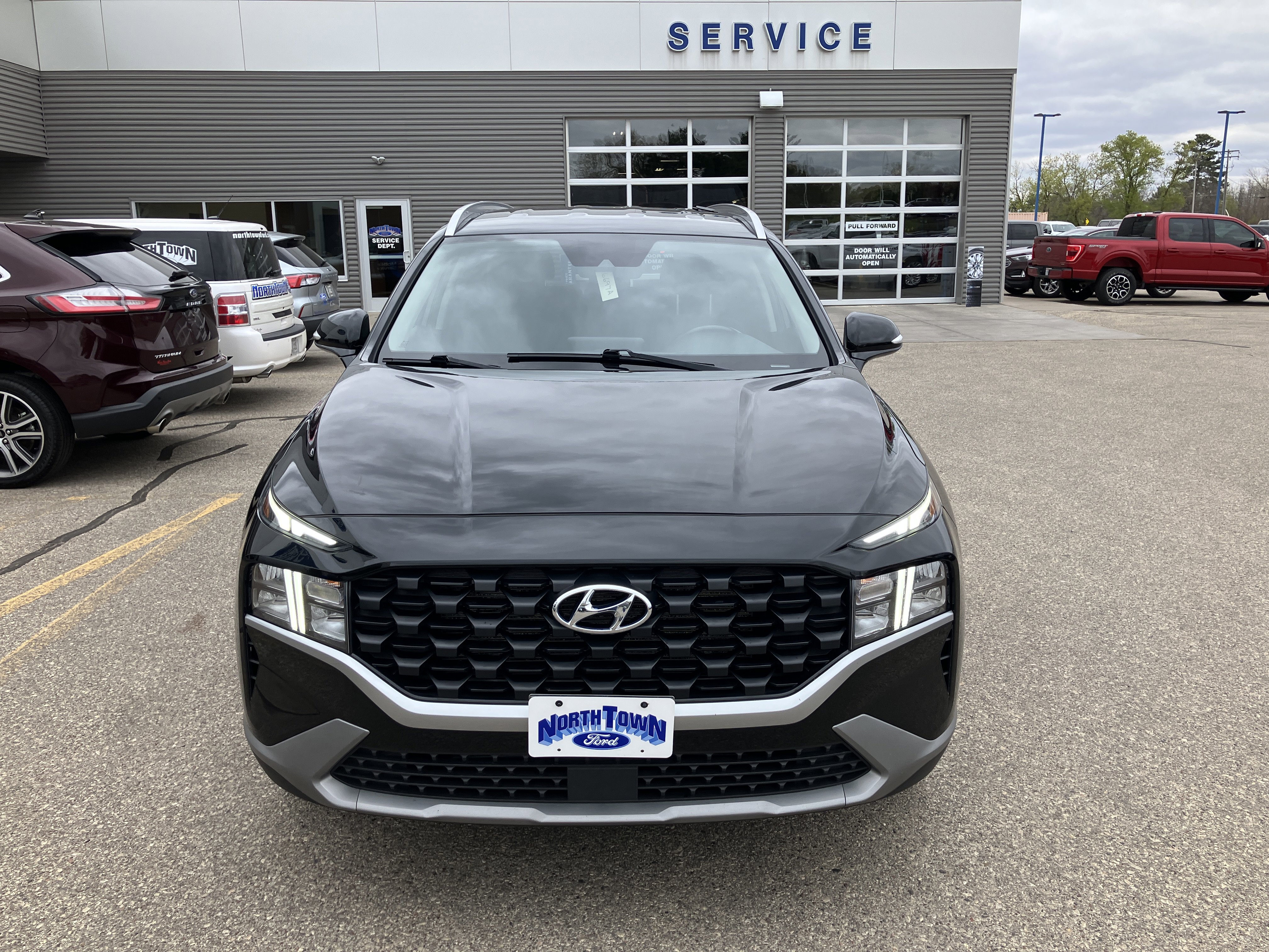 Used 2023 Hyundai Santa Fe SEL w/ Cargo Package AWD/4WD image 3