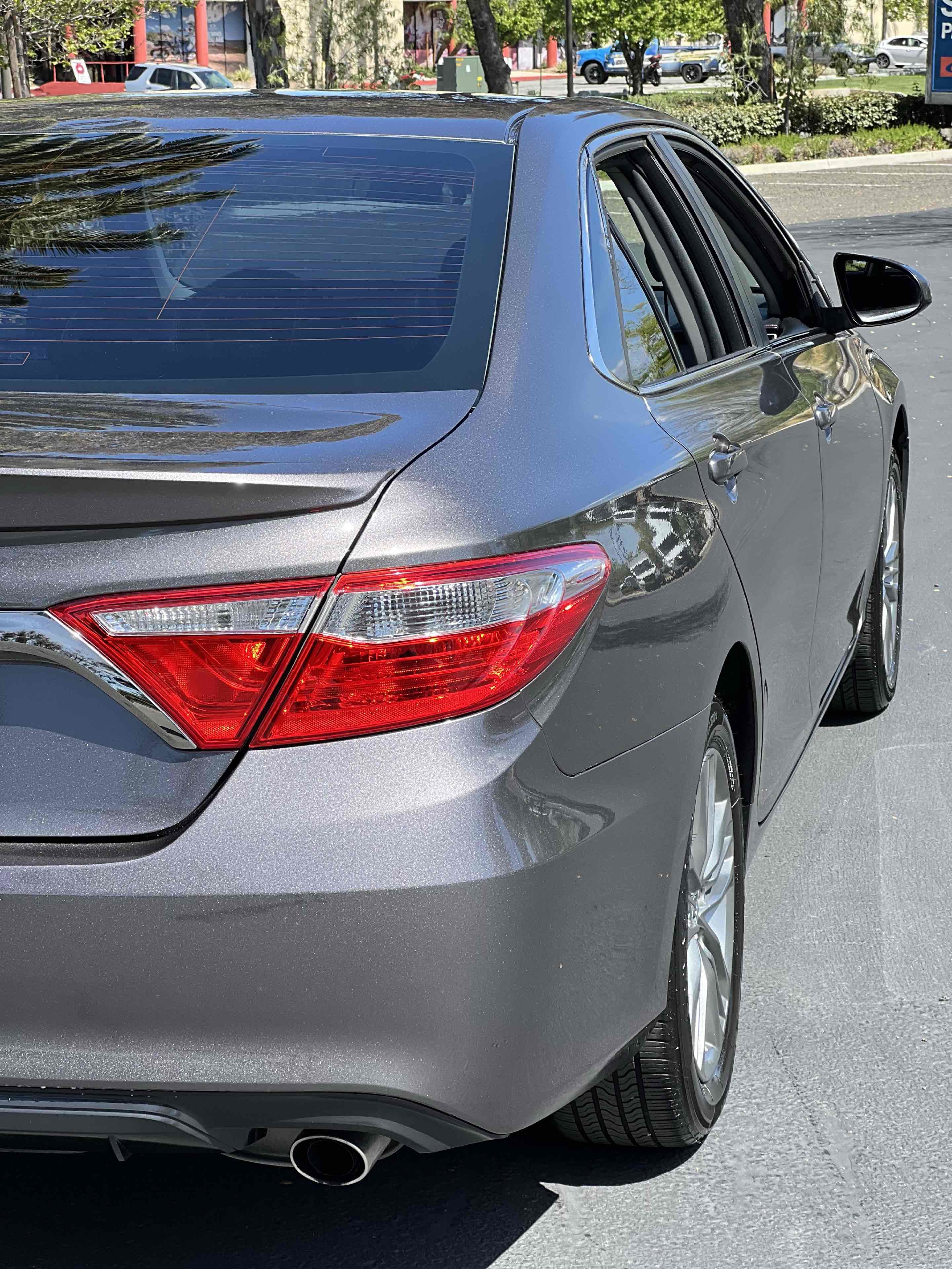 Used 2017 Toyota Camry SE w/ Moonroof Package FWD image 59