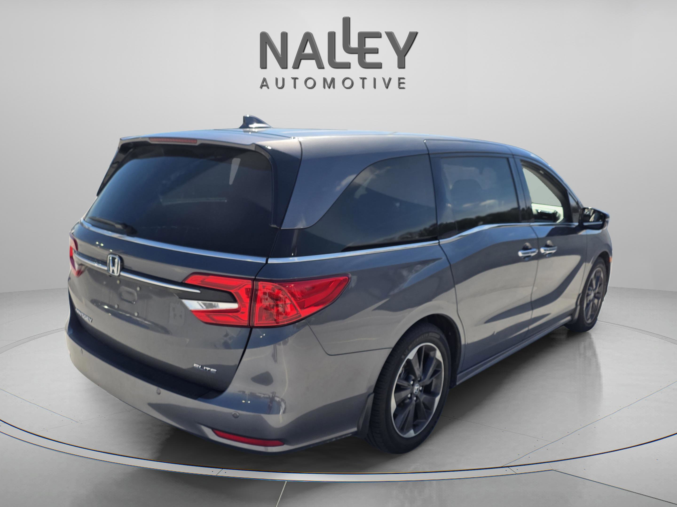 Used 2023 Honda Odyssey Elite image 5