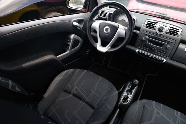 Used 2008 smart fortwo pure RWD image 17