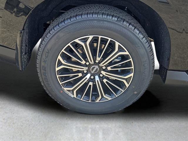 New 2025 Nissan Armada SL w/ Captain's Chari Seat Package image 4