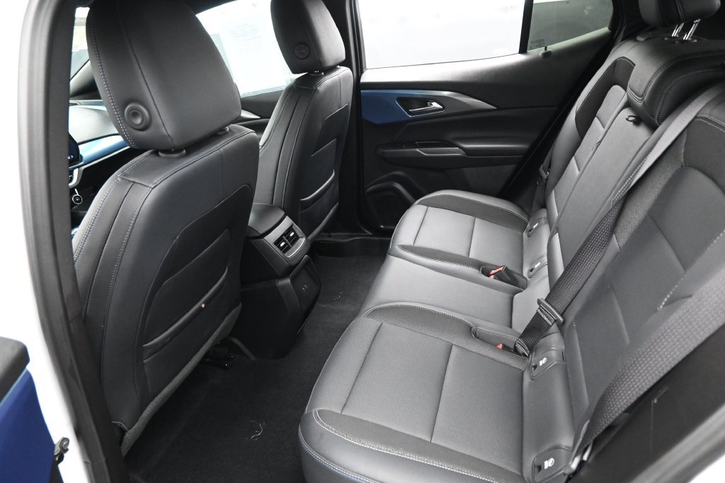 Used 2025 Chevrolet Equinox EV LT w/ Convenience Package FWD image 23