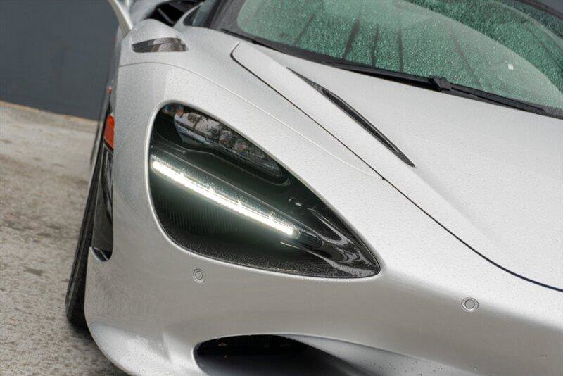 Used 2024 McLaren 750S Spider image 30