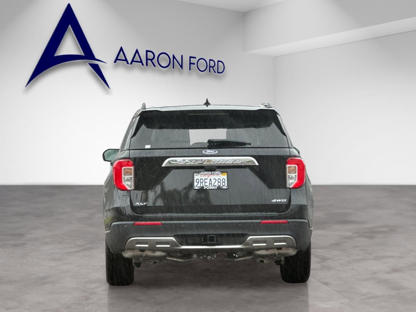 Used 2024 Ford Explorer XLT w/ Equipment Group 202A image 4