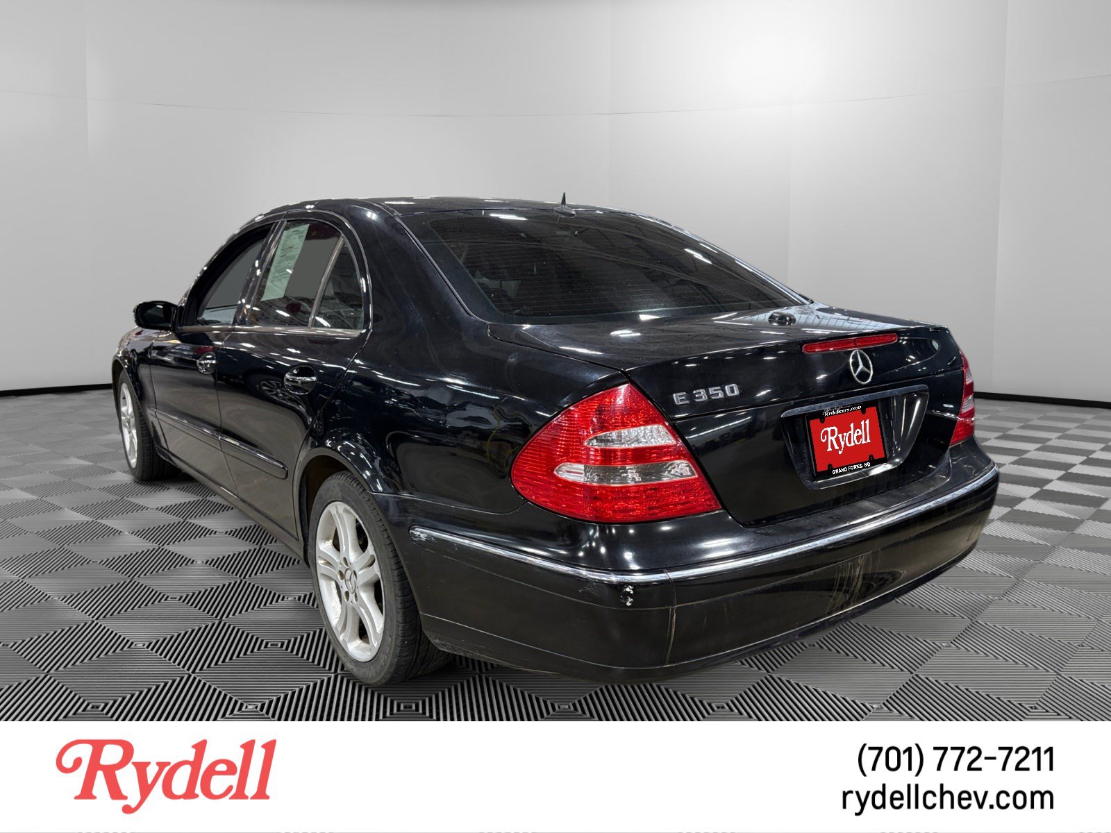 Used 2006 Mercedes-Benz E 350 Sedan image 3