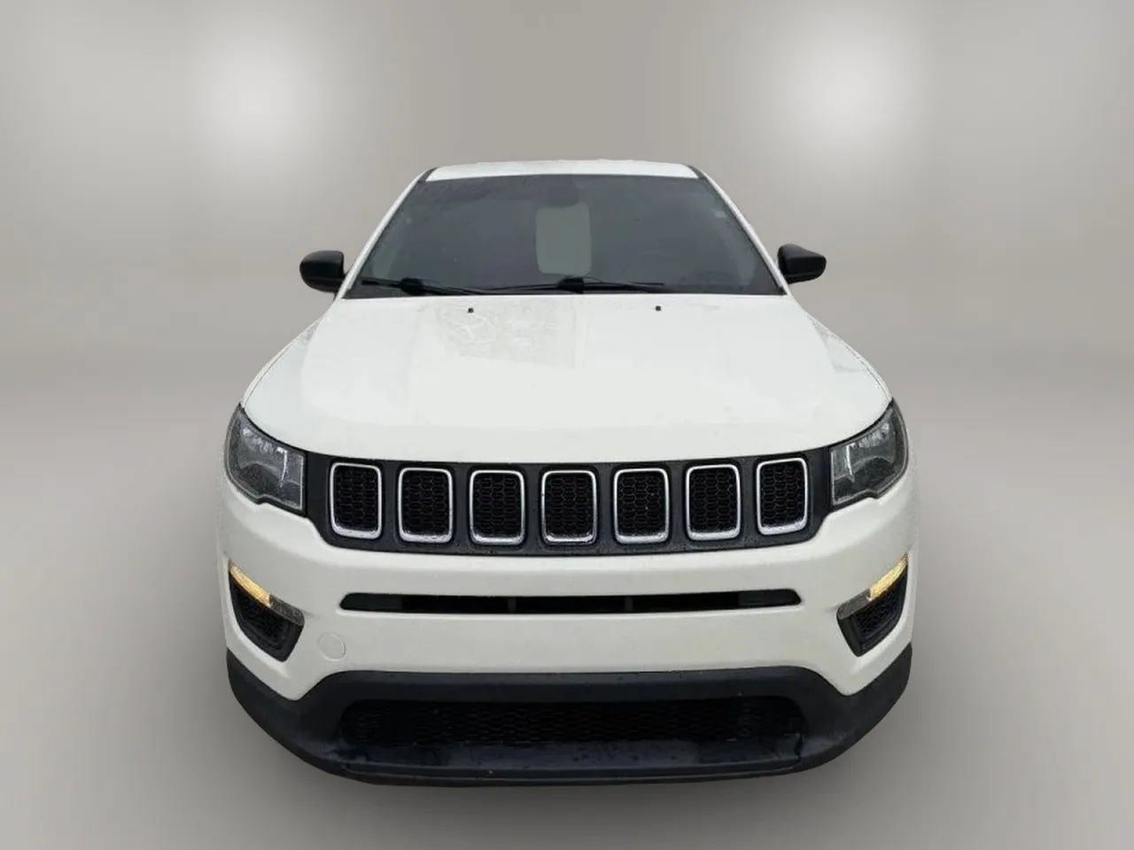 Used 2018 Jeep Compass Sport FWD image 2